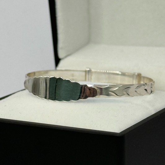 SILVER D/C CRINKLE BABY BANGLE Oppulence