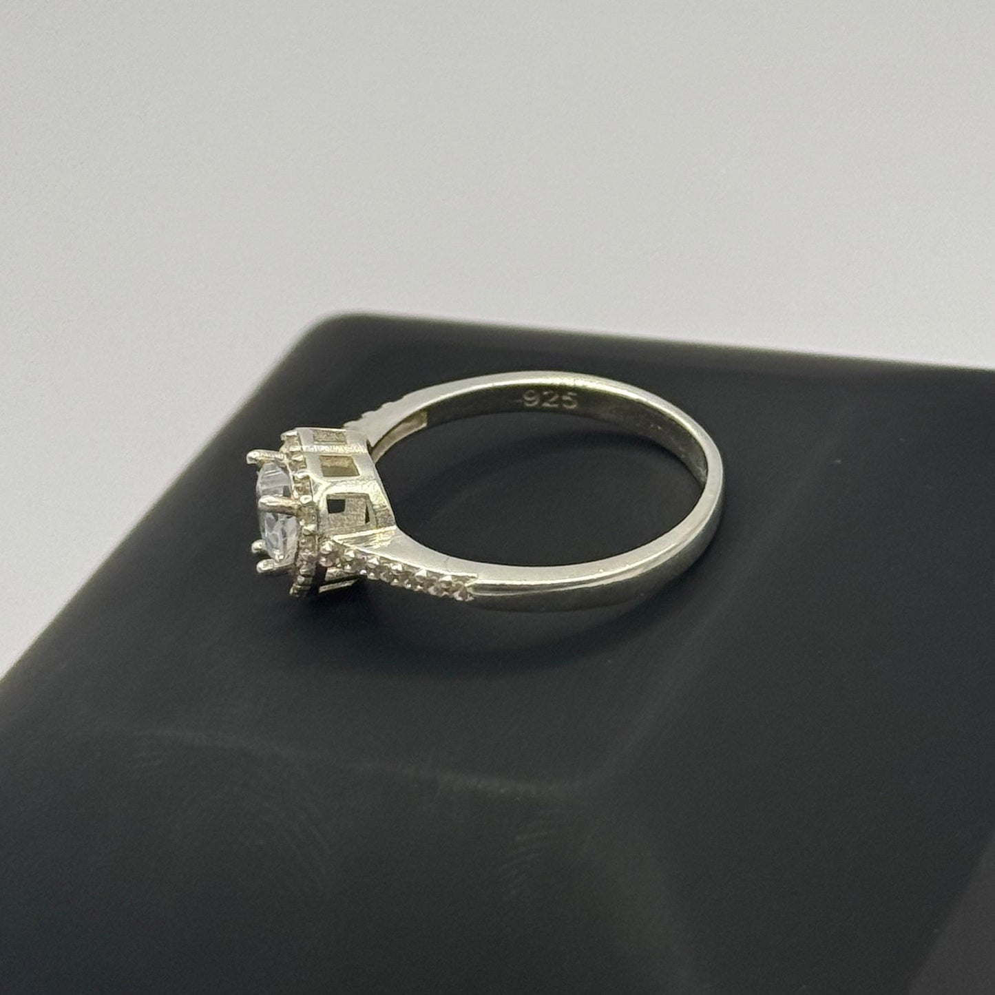 CRYSTAL HEART CZ DIAMOND RING Oppulence