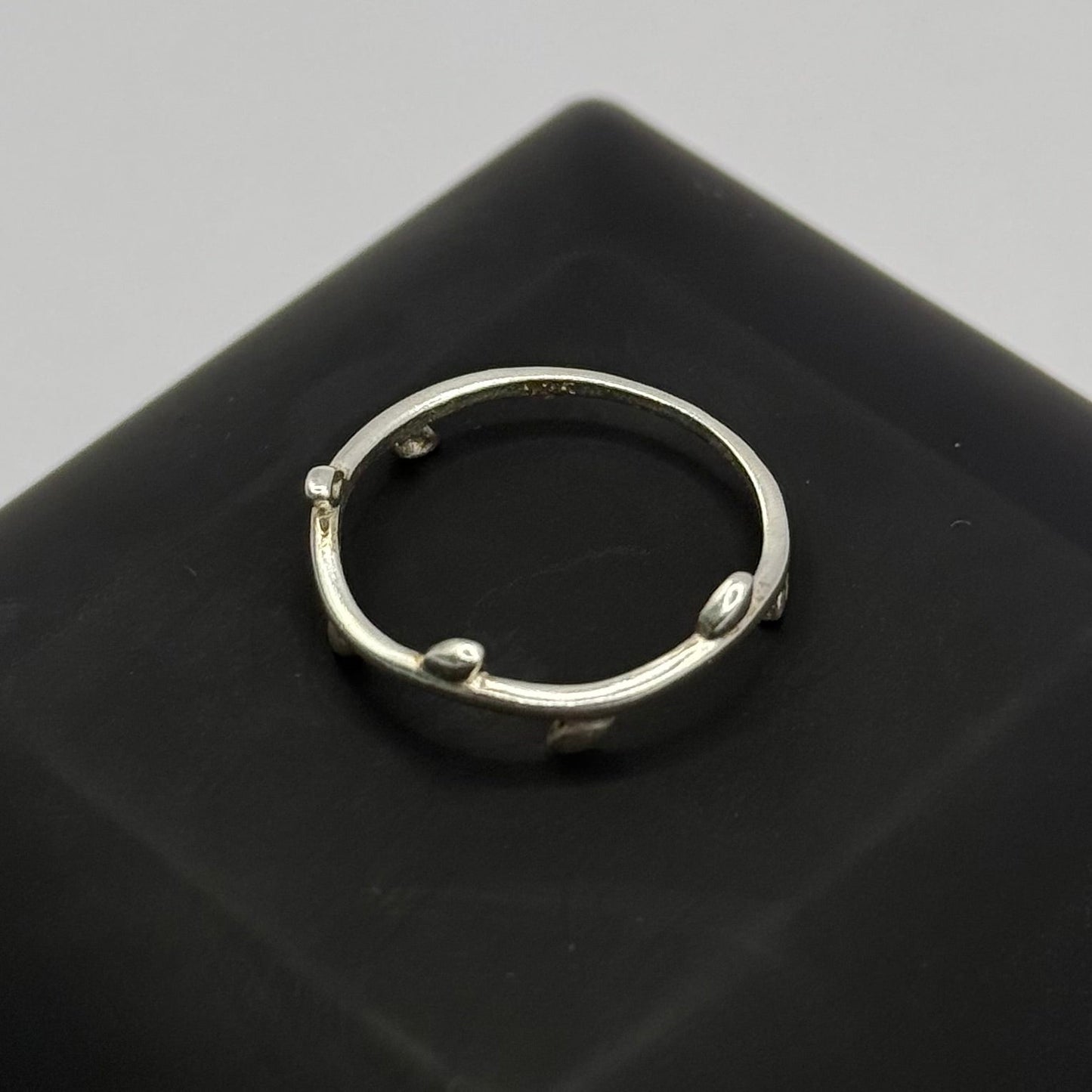 SILVER LEAF RING Oppulence