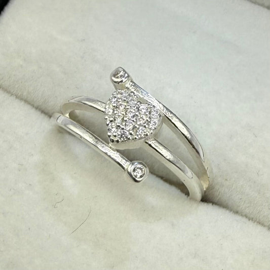 HEART TWIST CZ DIAMOND RING Oppulence