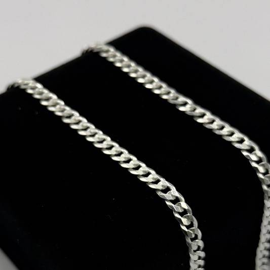 SILVER CURB NECKLACE Oppulence