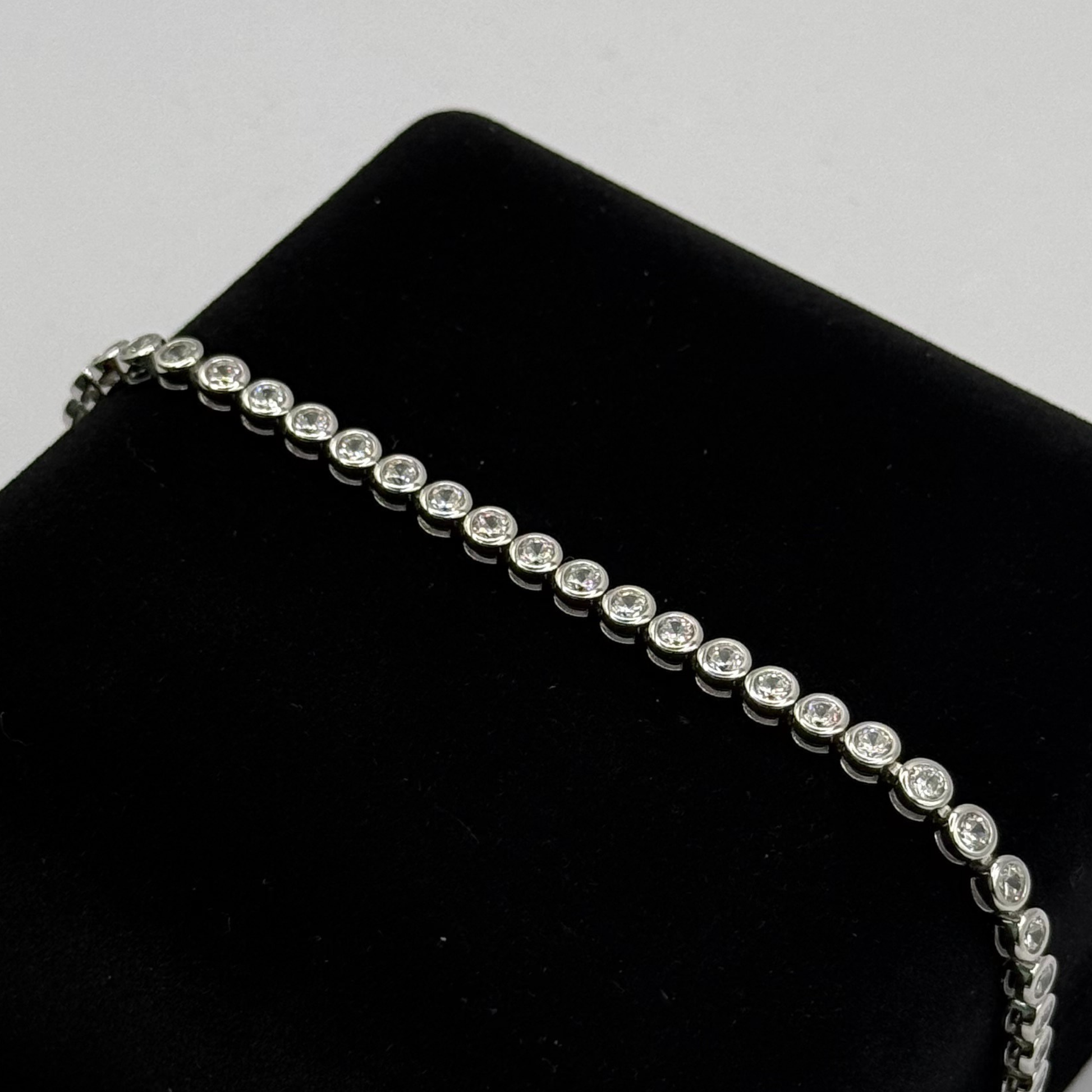 PRINCESS CZ DIAMOND CIRCLES BRACELET Oppulence