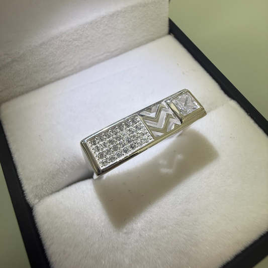 STUD & STARS CZ DIAMOND RING Oppulence
