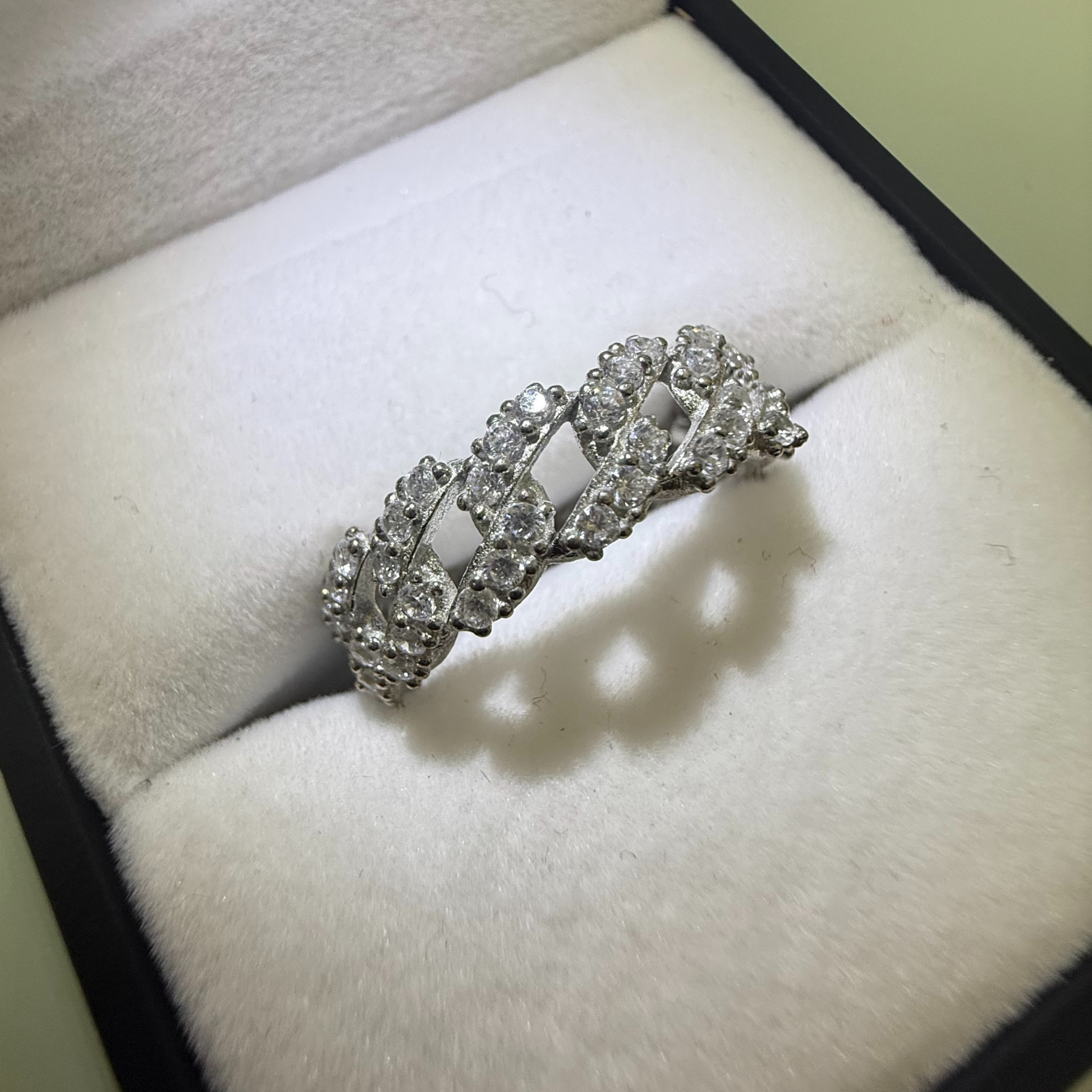 DIAMOND LOOP CZ RING Oppulence