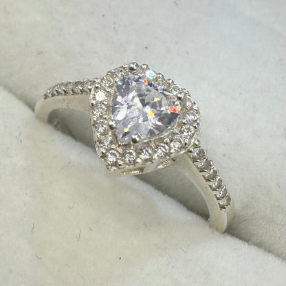 CRYSTAL HEART CZ DIAMOND RING Oppulence