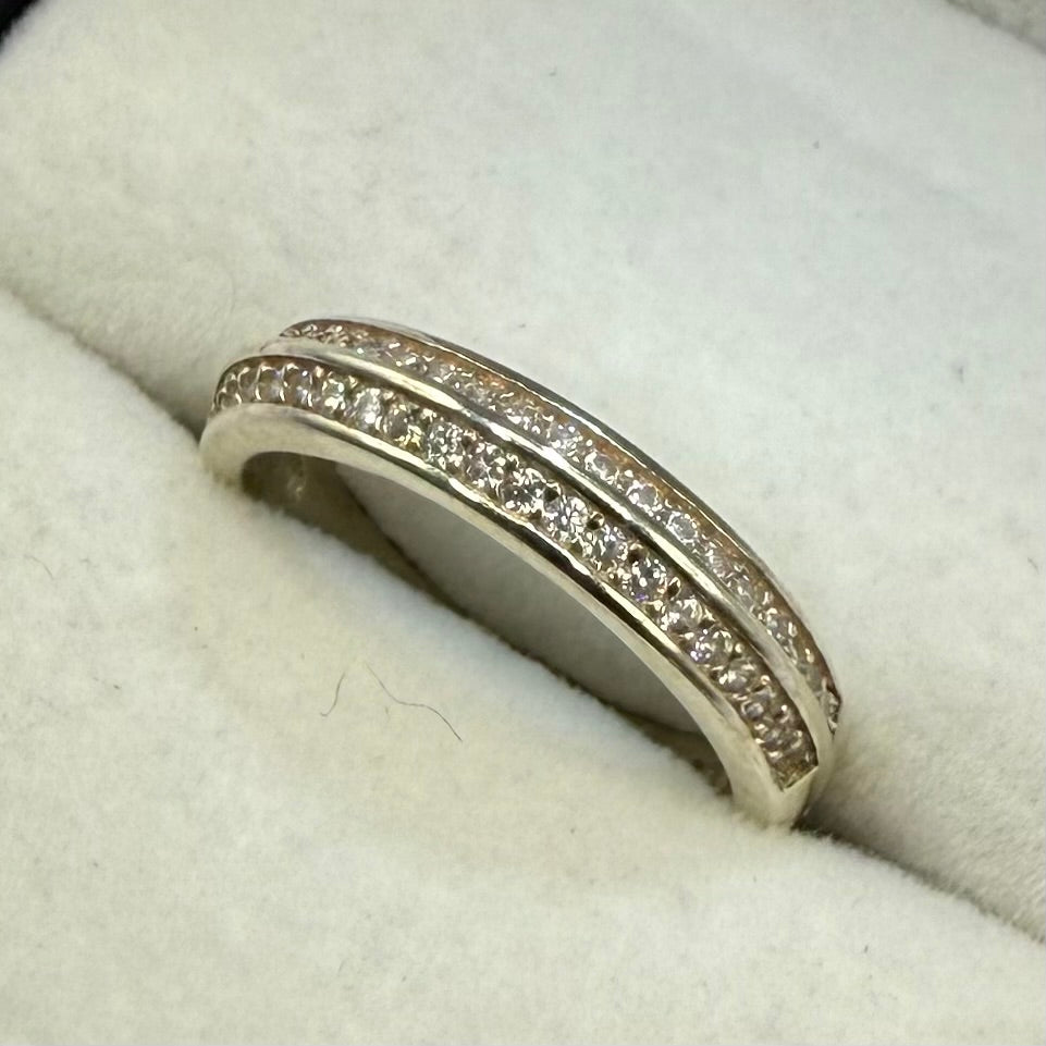 SINGLE BAND CZ DIAMOND RING Oppulence