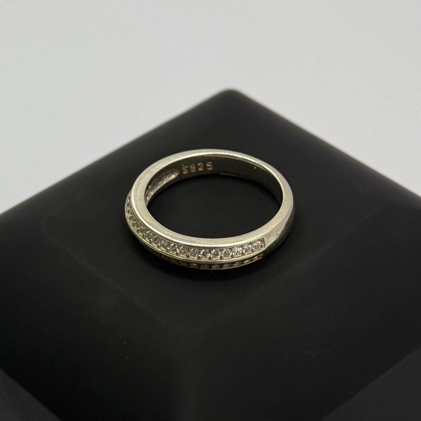 SINGLE BAND CZ DIAMOND RING Oppulence