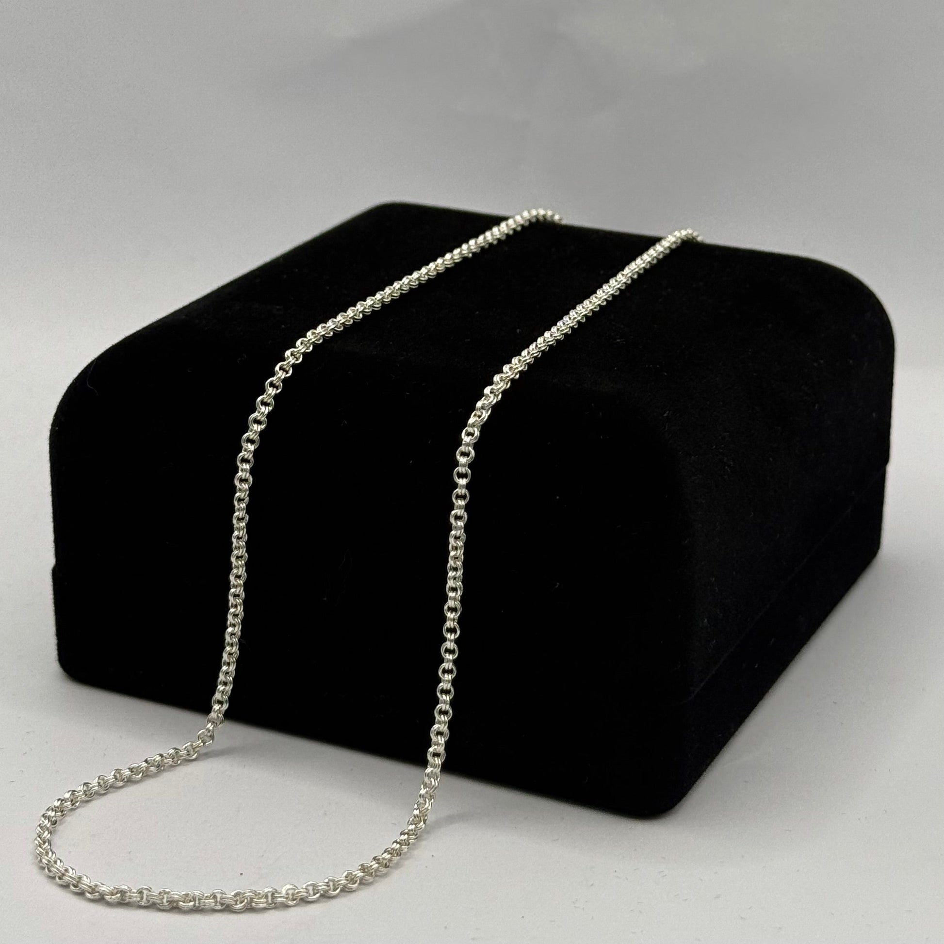 SILVER ROUND LT BELCHER 18" NECKLACE Oppulence