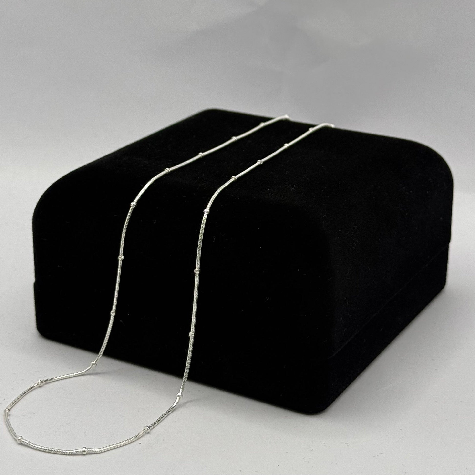 SILVER SNAKE 16" 1MM NECKLACE Oppulence